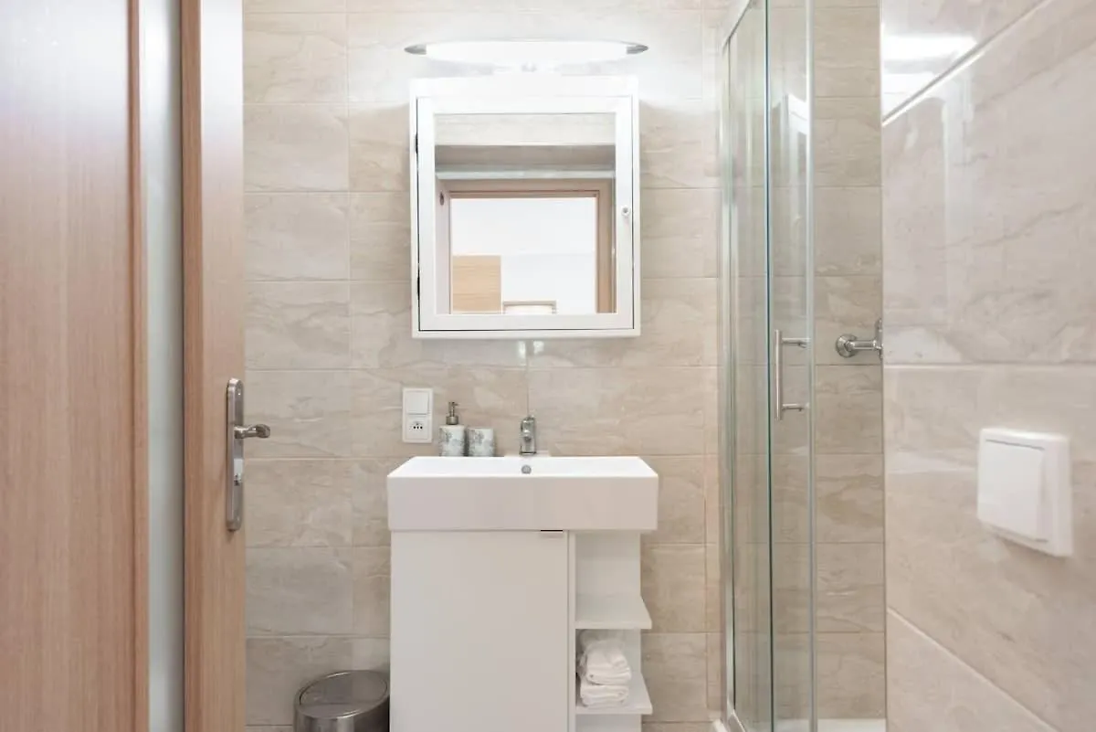 Beautiful Cozy Studio Gem Near Old Town Prague Apartment